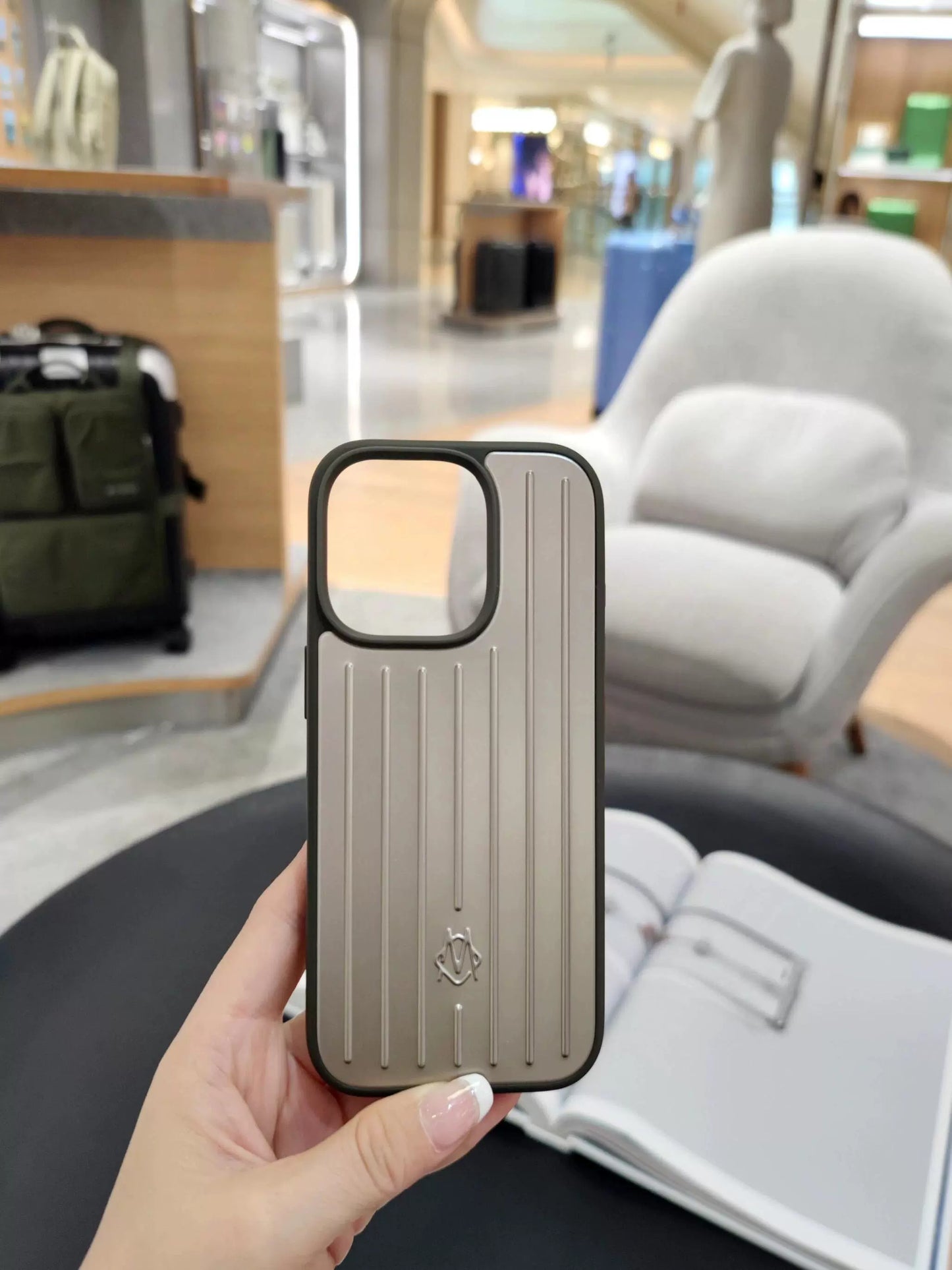 iPhone 16pro & pro max titanium gold phone case Rimowa luggage magnetic phone case 6.1 inch case new fashion special edition case