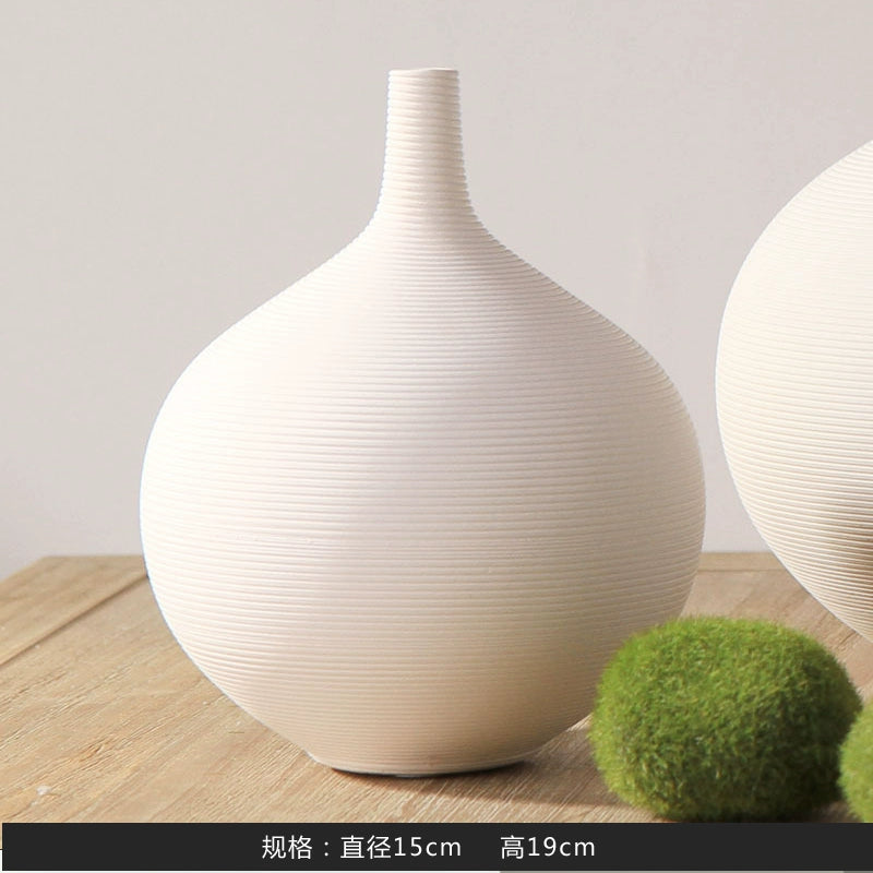 Modern minimalist style, white plain burnt brushed ceramic vase set, model room, living room, dining table, home furnishings